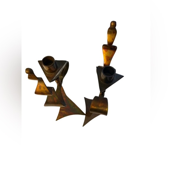 Mid-century Modern Pair of Solid Copper Acid Washed Candlesticks - Picture 3 of 13